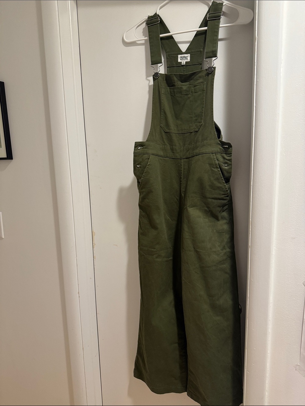 Bridge & Burn Roscoe Olive Green Wide-Leg Crop Utility Overalls, Size 25